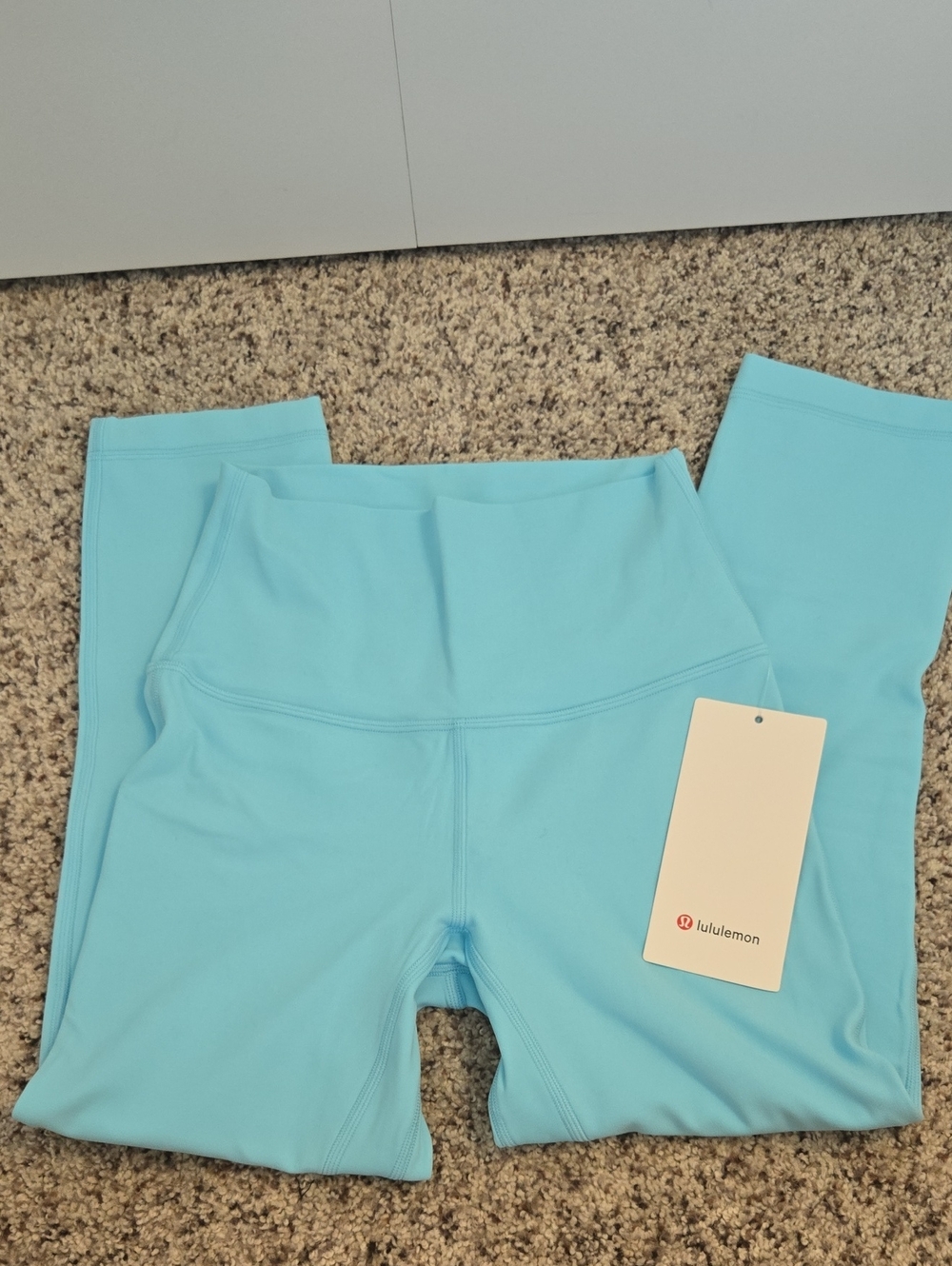 NWT Women's lululemon Align HR Crop 21", Size 4